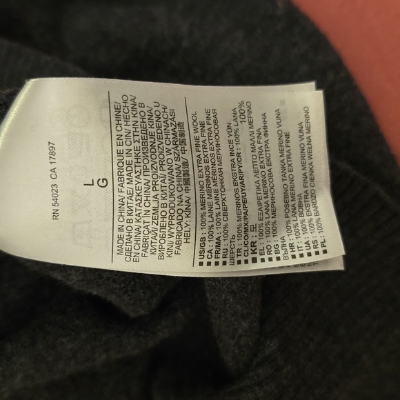 Banana Republic Ultra Fine Merino Sweater. Grey Colored. Size Large - Picture 8 of 8